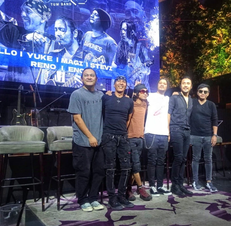 Membentuk “Loh Kok Tum Band”: Musisi Terkenal Bergandeng Dalam Side Project Nostalgia