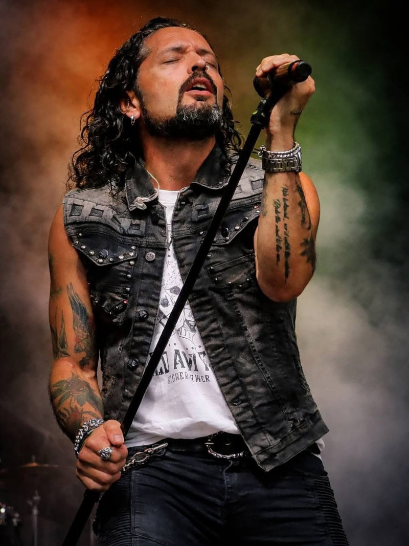 Ronnie Romero Akui Akan Menolak Jika Diajak Bekerja Sama Yngwie Malmsteen