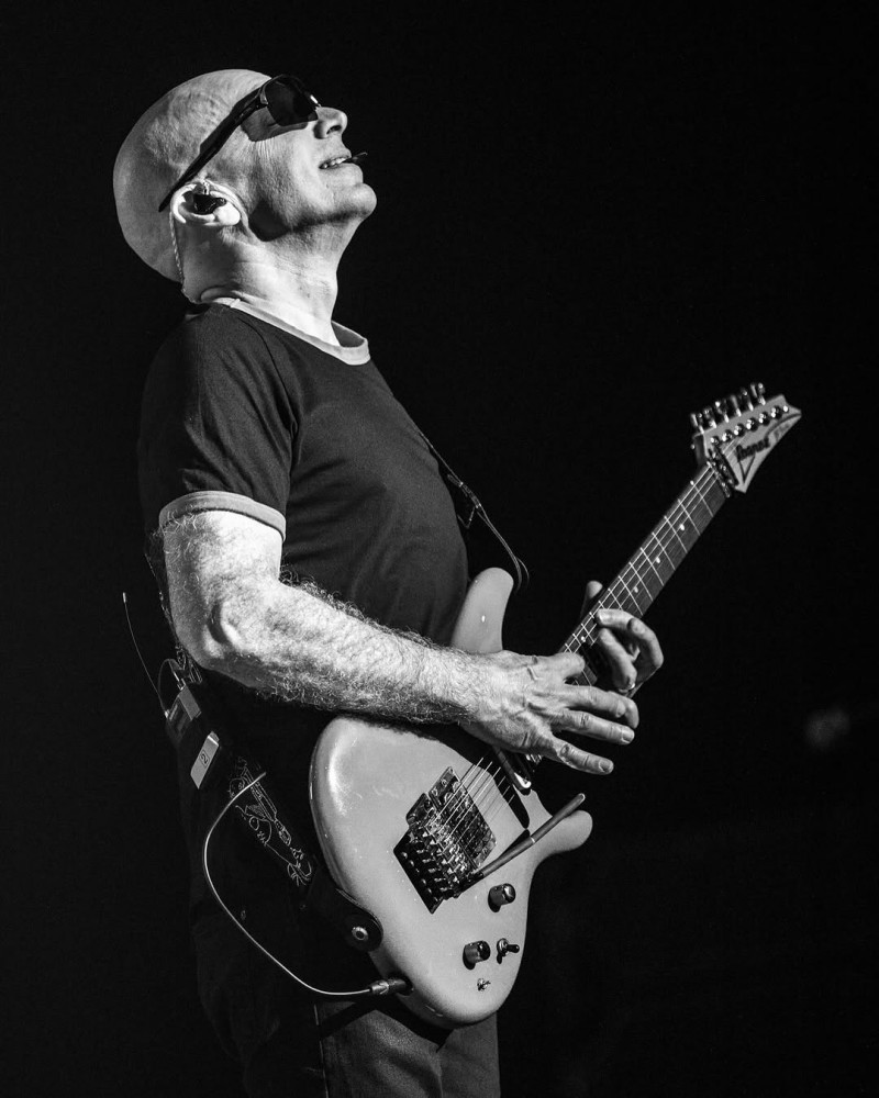 Ini kata Joe Satriani saat Tolak Alex Van Halen dan David Lee Roth: Saya Tidak Cocok, Telepon Nuno Bettencourt