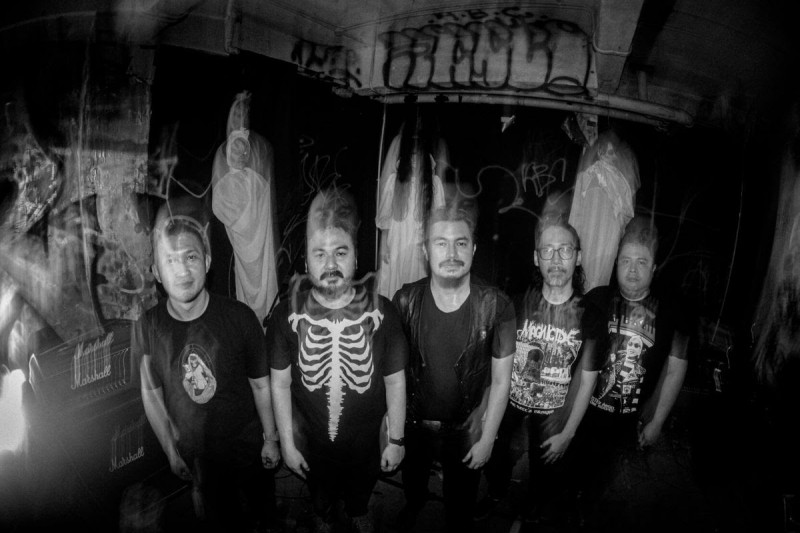 Kegelapan yang Memikat: Kelelawar Malam Rilis Video Musik Harut Marut