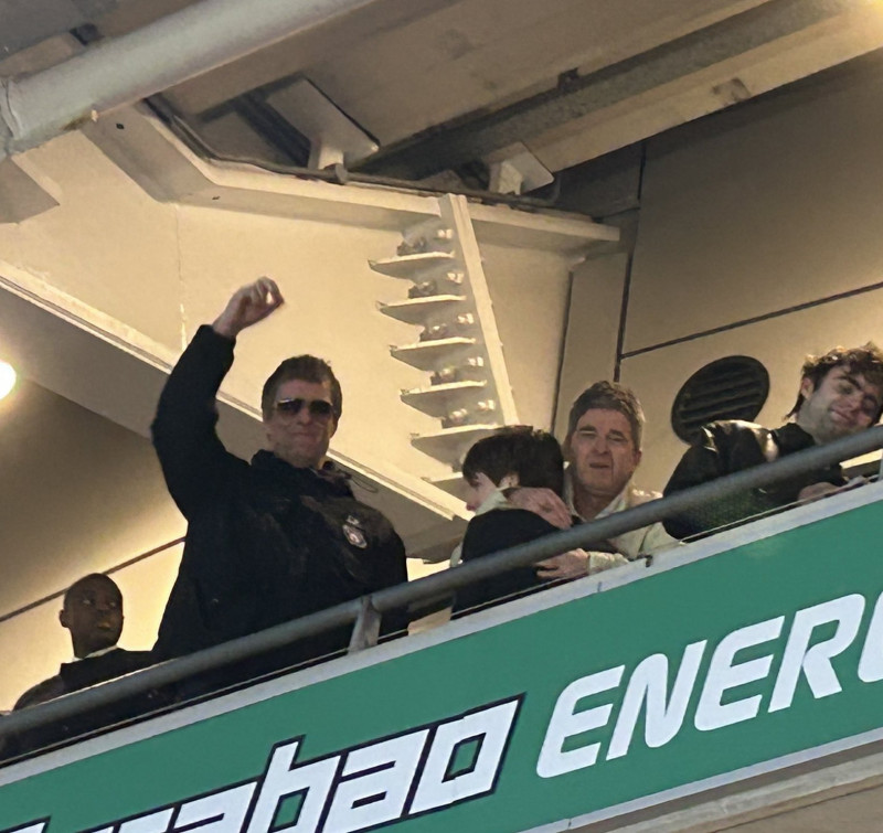 Reuni Penuh Drama! Liam & Noel Gallagher Rayakan Kemenangan Manchester City di Wembley