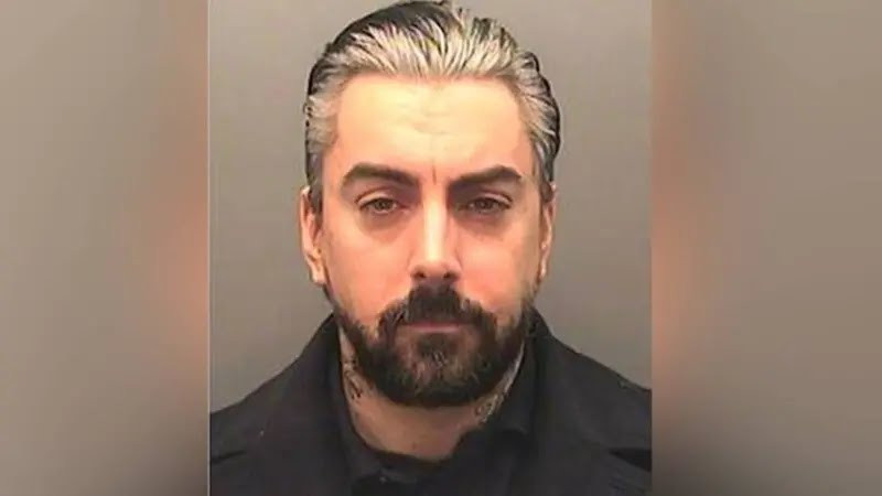 Mantan Vokalis Lostprophets Ian Watkins Tewas dalam Serangan di Penjara