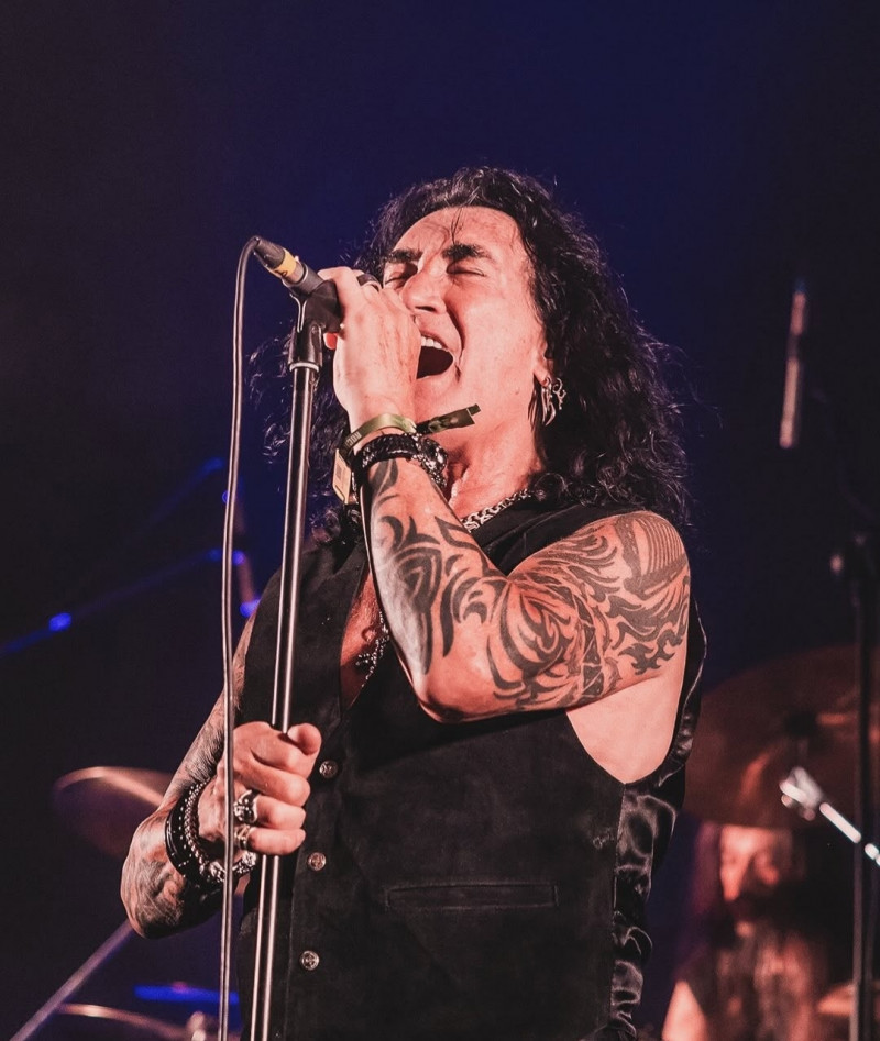 Rahasia di Balik Suara Emas Robin McAuley yang Tetap Prima di Usia 72 Tahun